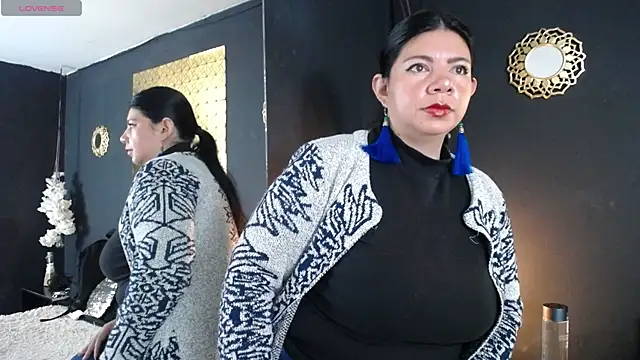 kinky momm online show from 10/10/25, 01:43