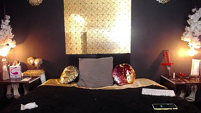 kinky momm online show from 04/29/26, 03:27