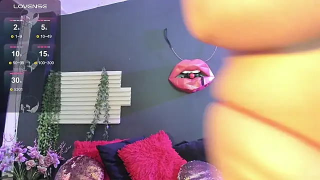 kinky momm online show from 06/15/26, 04:53