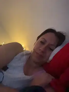 Snapshot of Biancamirage3 chatting on 12/14/25, 05:24 Biancamirage3 online show from 12/14/25, 05:24