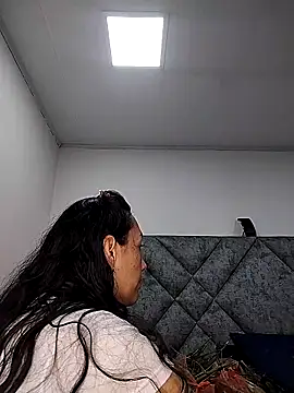 Shantey Laurent online show from 11/28/25, 12:52