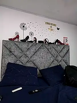 Shantey Laurent online show from 02/15/26, 02:58