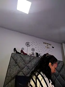 Shantey Laurent online show from 04/23/26, 04:42