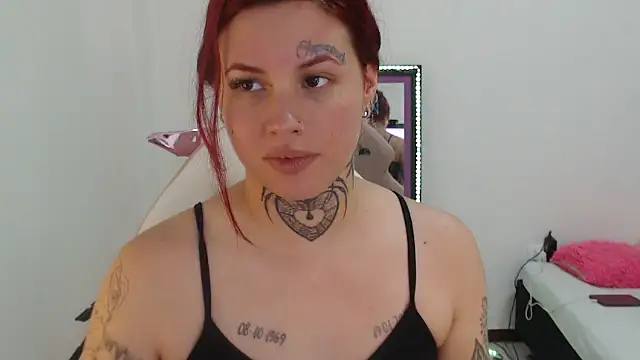 Maddy Vicius19 online show from 10/06/25, 08:50