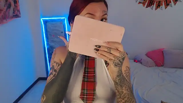 Maddy Vicius19 online show from 10/20/25, 08:20