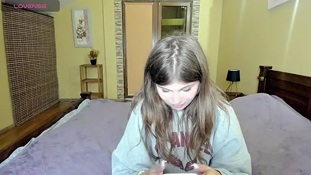 Snapshot of Lilly_Jess chatting on 09/26/25, 05:50 Lilly Jess online show from 09/26/25, 05:50