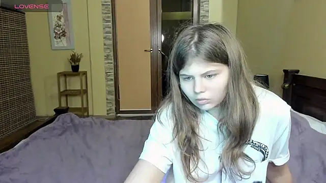 Snapshot of Lilly_Jess chatting on 10/15/25, 06:19 Lilly Jess online show from 10/15/25, 06:19