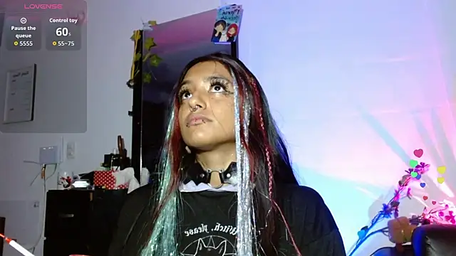 carolinerue online show from 10/08/25, 08:23