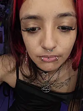 carolinerue online show from 04/21/26, 01:07