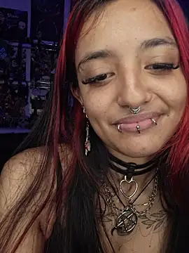 carolinerue online show from 04/21/26, 01:42