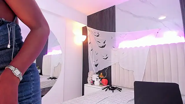 Snapshot of NalahCampbell chatting on 10/30/25, 07:36 NalahCampbell online show from 10/30/25, 07:36