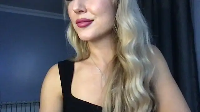 Snapshot of Pyrelissa chatting on 12/01/25, 06:24 Pyrelissa online show from 12/01/25, 06:24