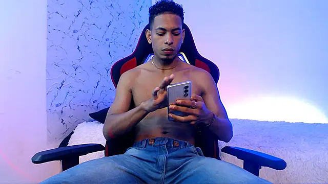 lorian vikel online show from 11/26/25, 09:05