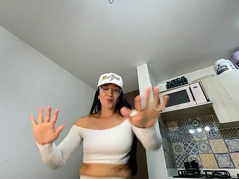 gaby wild fire online show from 10/11/25, 05:33