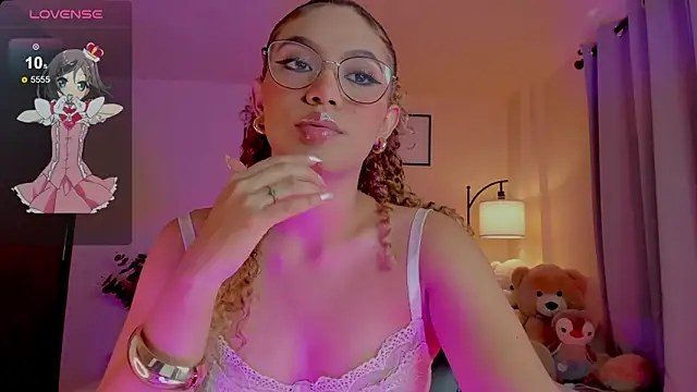 Snapshot of OxanaFedorova1- chatting on 06/08/26, 07:25 OxanaFedorova1- online show from 06/08/26, 07:25