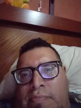 Santiagoqro85 online show from 11/27/25, 01:07