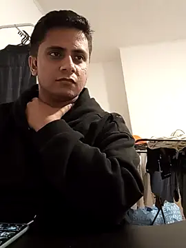 Snapshot of eyepach96 chatting on 09/25/25, 10:24 eyepach96 online show from 09/25/25, 10:24