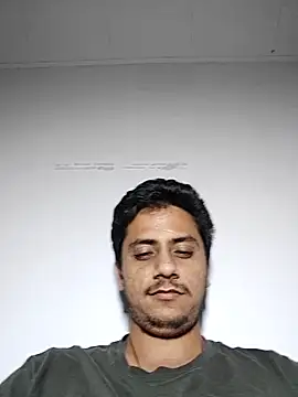 Snapshot of eyepach96 chatting on 11/01/25, 12:23 eyepach96 online show from 11/01/25, 12:23