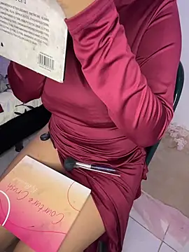 rhizanthella  online show from 10/11/25, 02:15