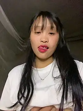 Snapshot of mika-bae chatting on 09/23/25, 02:09 mika-bae online show from 09/23/25, 02:09