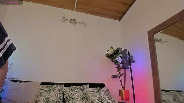 artemis nyx online show from 04/23/26, 10:23