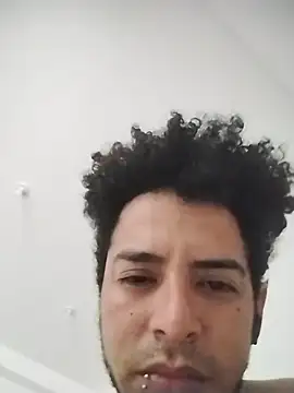 ThiagoFernandezChancay25 online show from 11/08/25, 01:11