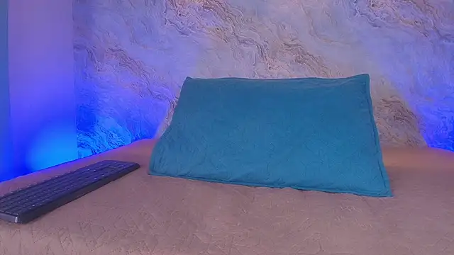 abbyrouss  online show from 11/14/25, 03:05