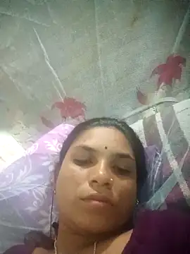 Snapshot of Notyriya7 chatting on 10/08/25, 04:04 Notyriya7 online show from 10/08/25, 04:04