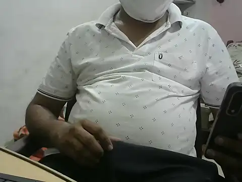 Famit025 online show from 04/15/26, 02:35