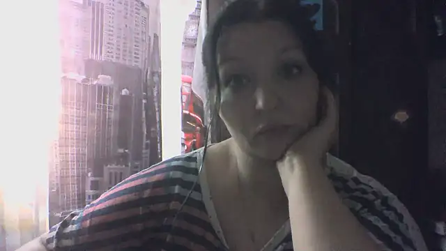 Snapshot of Breezy_88 chatting on 07/18/26, 01:15 Breezy 88 online show from 07/18/26, 01:15