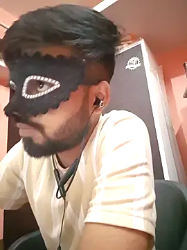 soniriyaa010101 online show from 03/18/26, 10:51