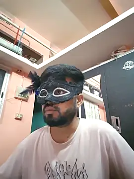 soniriyaa010101 online show from 03/19/26, 06:12