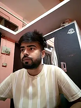 soniriyaa010101 online show from 04/13/26, 07:58