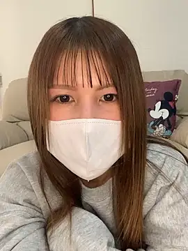 Snapshot of -Hikari-00- chatting on 12/18/25, 01:11 -Hikari-00- online show from 12/18/25, 01:11