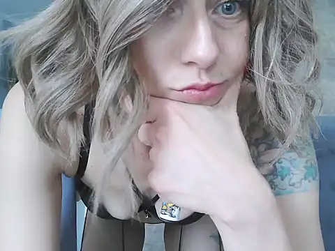 MadMadelin online show from 09/22/25, 01:35