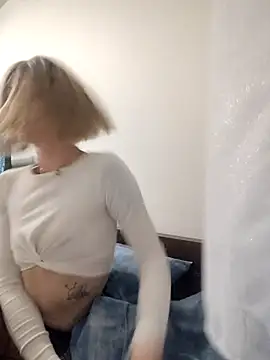 MadMadelin online show from 12/01/25, 02:05