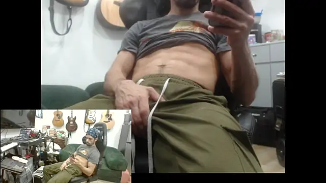 Snapshot of Stringin69 chatting on 02/12/26, 07:47 Stringin69 online show from 02/12/26, 07:47