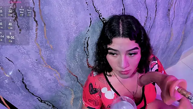 mia cataleiya online show from 10/31/25, 11:33