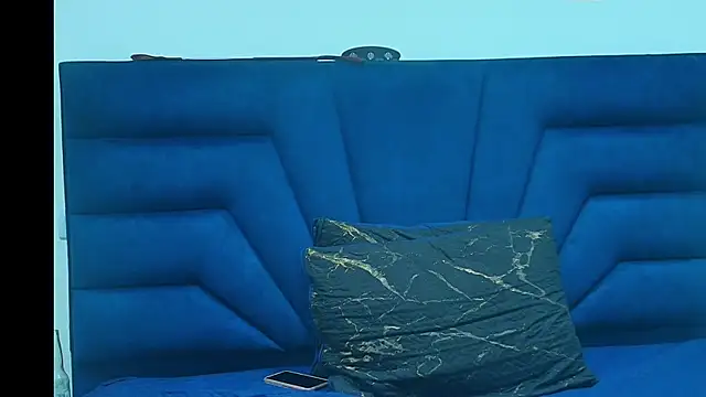 Snapshot of Angell_cooper chatting on 01/19/26, 01:48 Angell cooper online show from 01/19/26, 01:48