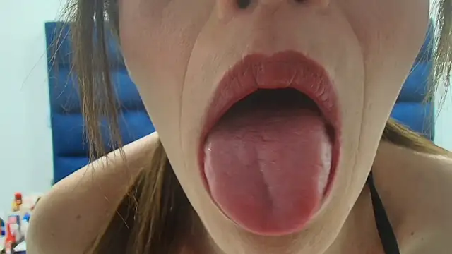 Snapshot of Angell_cooper chatting on 02/15/26, 01:20 Angell cooper online show from 02/15/26, 01:20