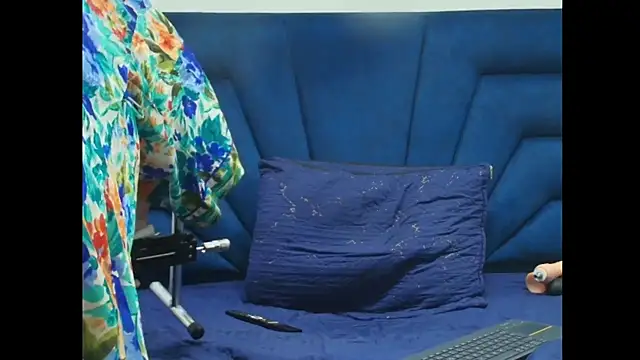 Angell cooper online show from 04/23/26, 01:02