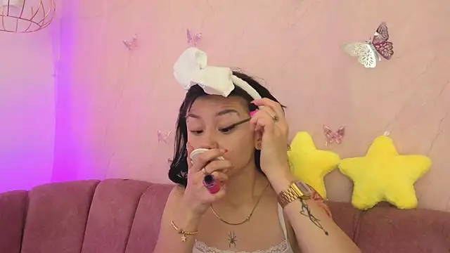 april bennett online show from 12/20/25, 12:56