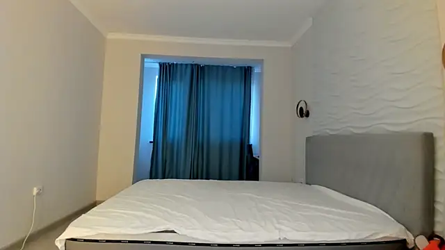 Snapshot of yanyaan chatting on 11/25/25, 03:17 yanyaan online show from 11/25/25, 03:17