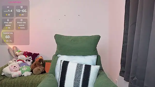 Snapshot of Boa0105 chatting on 10/22/25, 06:46 Boa0105 online show from 10/22/25, 06:46