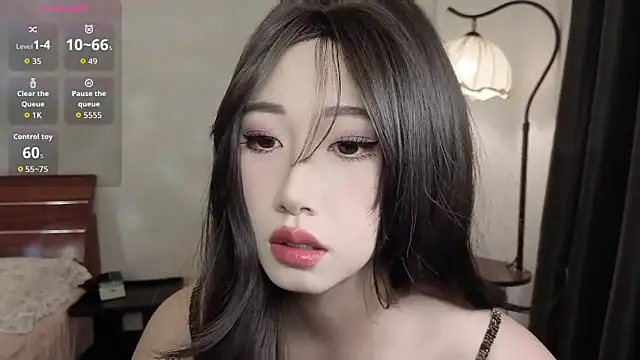 Snapshot of Boa0105 chatting on 10/28/25, 06:17 Boa0105 online show from 10/28/25, 06:17