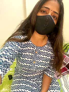 Snapshot of hottie_jenny9 chatting on 10/06/25, 05:49 hottie jenny9 online show from 10/06/25, 05:49