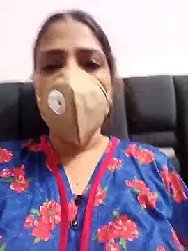 Snapshot of hottie_jenny9 chatting on 10/31/25, 04:02 hottie jenny9 online show from 10/31/25, 04:02