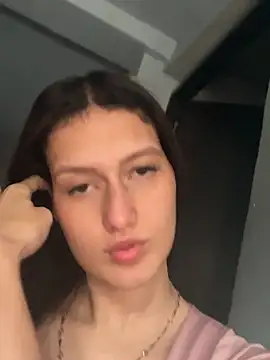 Caroline daring online show from 03/28/26, 08:52