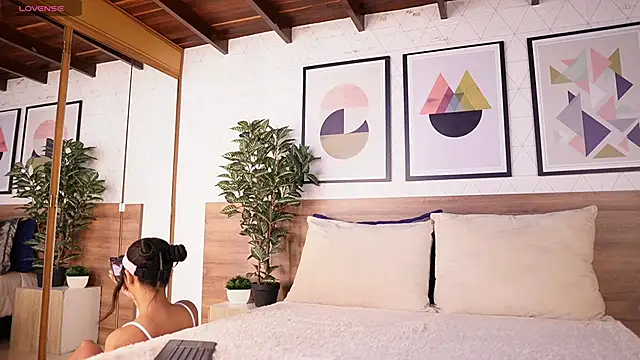 VictoriaShelby online show from 04/09/26, 11:37