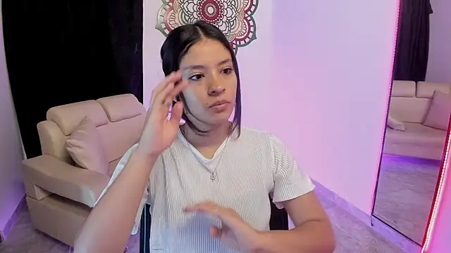 Candy fox 19 online show from 03/11/26, 04:13